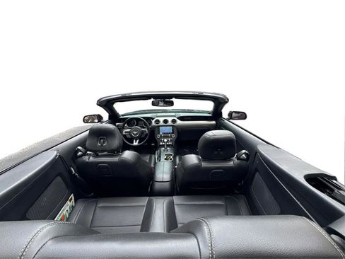 Used 2020 Ford Mustang Premium image 21