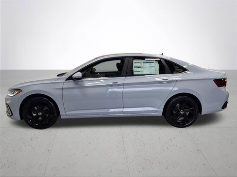 New 2026 Volkswagen Jetta SE image 9