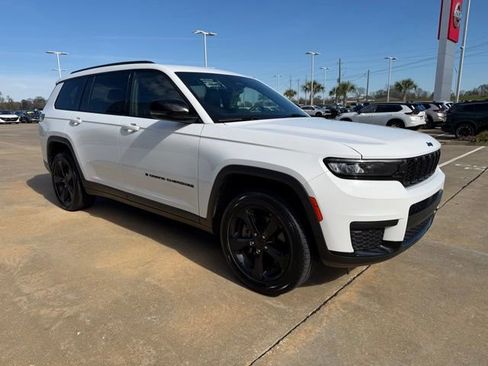 Used 2023 Jeep Grand Cherokee L Laredo image 7