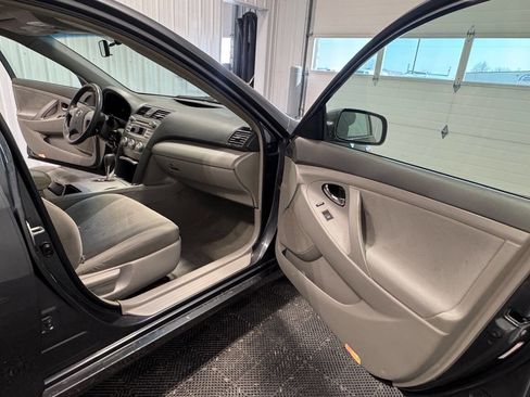 Used 2011 Toyota Camry LE w/ LE Extra-Value Pkg image 15