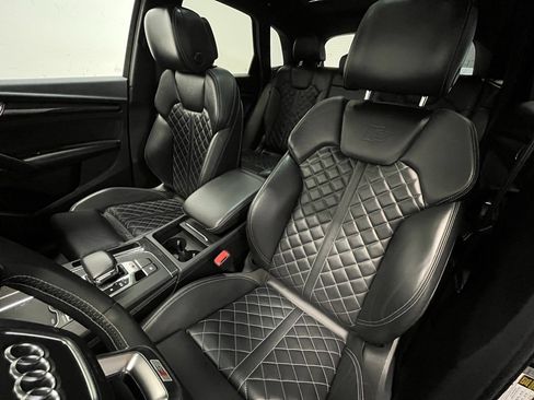 Used 2019 Audi SQ5 Premium Plus w/ Premium Plus Package image 11