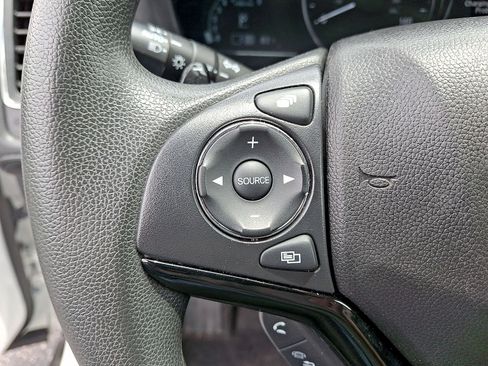 Used 2022 Honda HR-V EX image 17