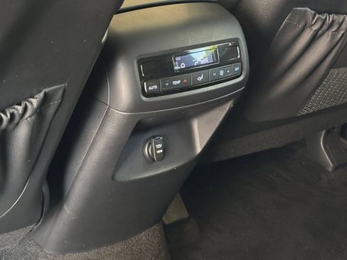Used 2025 Hyundai Palisade SEL FWD image 25