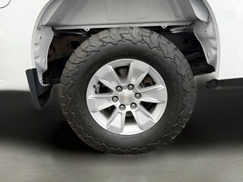 Used 2024 Chevrolet Silverado 1500 LT AWD/4WD image 40