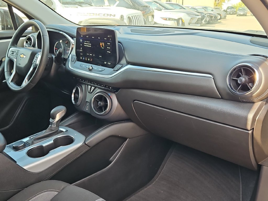 Used 2025 Chevrolet Blazer LT FWD image 32