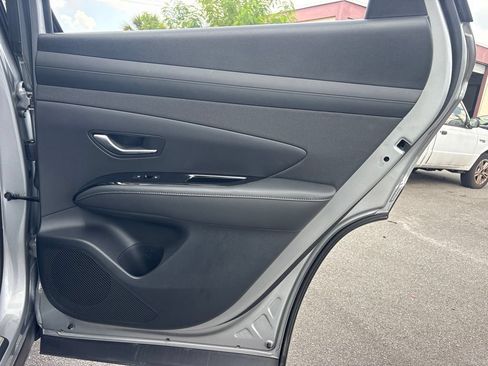 Used 2025 Hyundai Tucson Limited FWD image 16