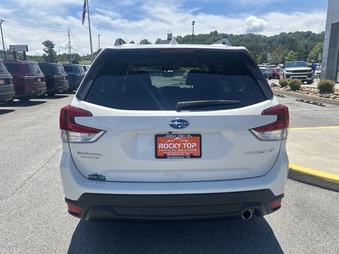 Used 2023 Subaru Forester Limited AWD/4WD image 8