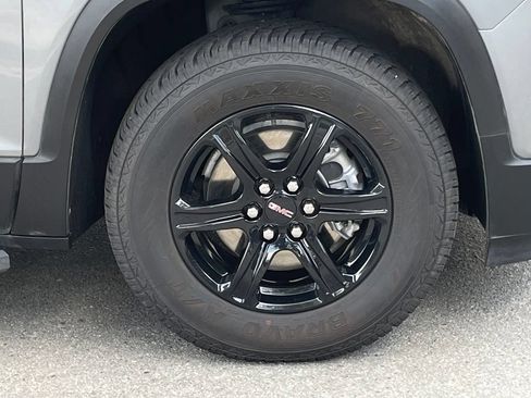 Used 2022 GMC Acadia AT4 w/ Technology Package AWD/4WD image 34