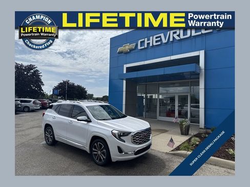 Used 2020 GMC Terrain Denali w/ Denali Premium Package FWD image 1