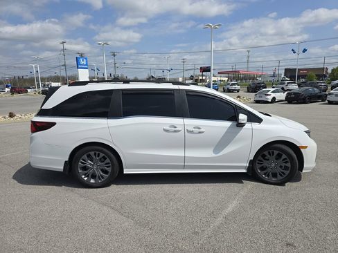 Used 2025 Honda Odyssey Touring image 18