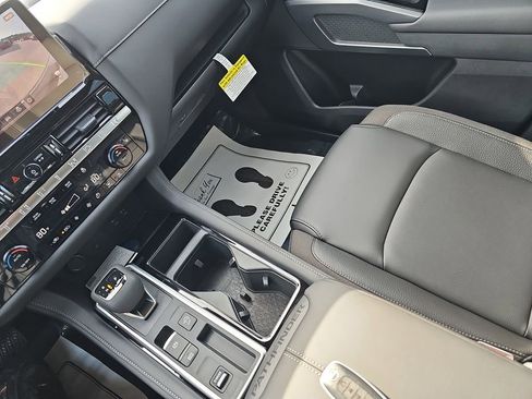 New 2026 Nissan Pathfinder Platinum FWD image 29
