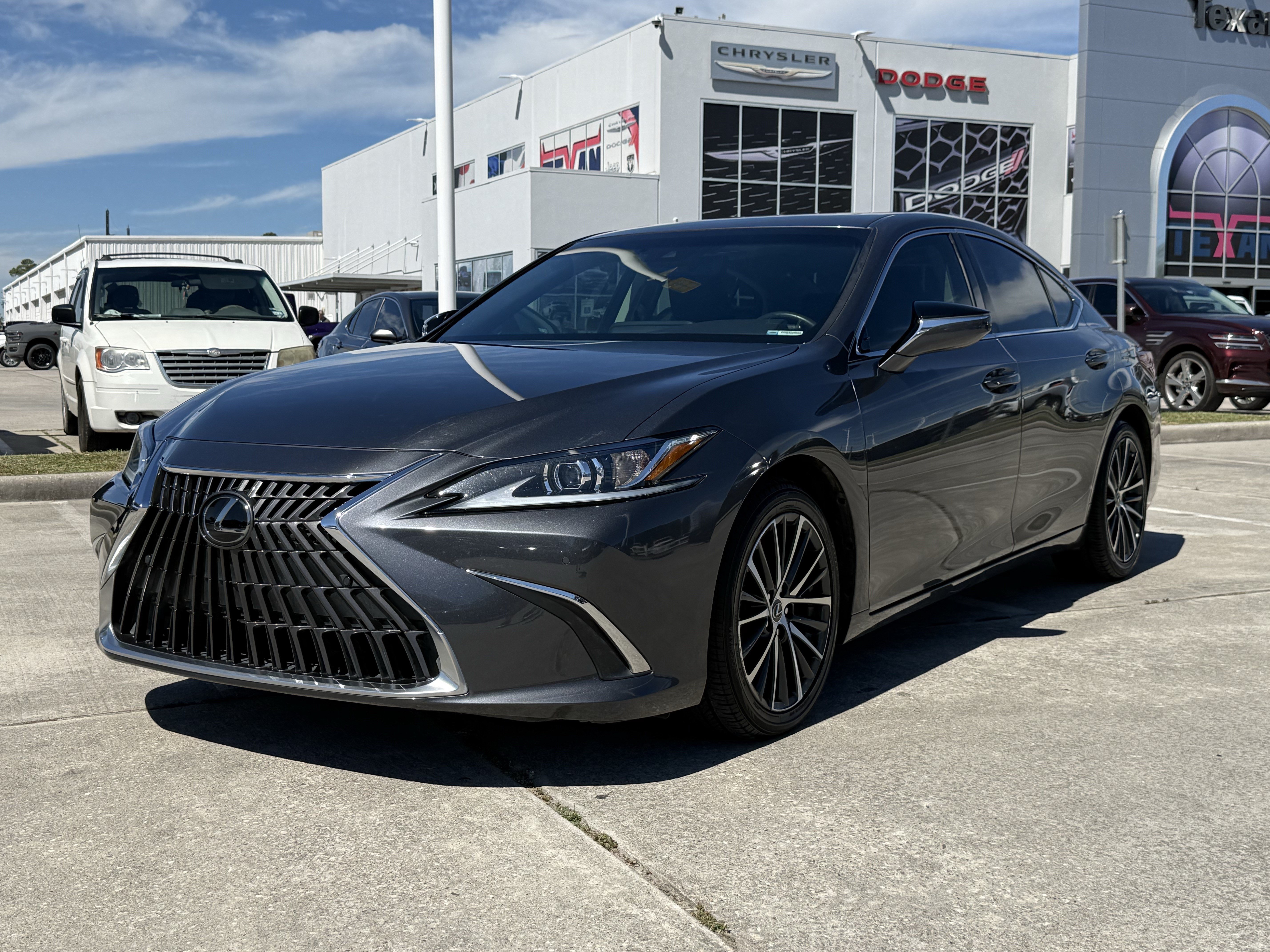 Used 2022 Lexus ES 350 w/ Premium Package FWD image 9