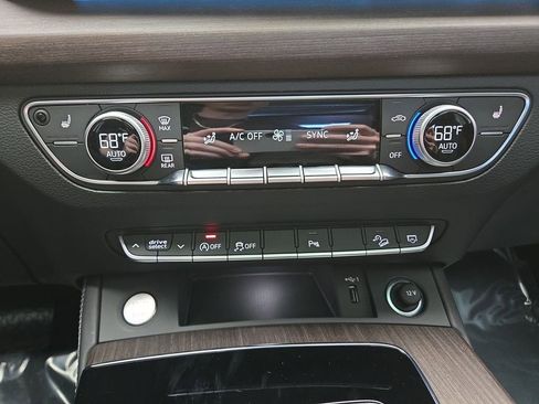 Certified 2025 Audi Q5 2.0T Premium Plus w/ Premium Plus Package image 11