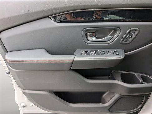 New 2025 Honda Pilot TrailSport image 23