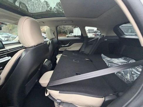 New 2026 Lincoln Corsair Premiere image 12