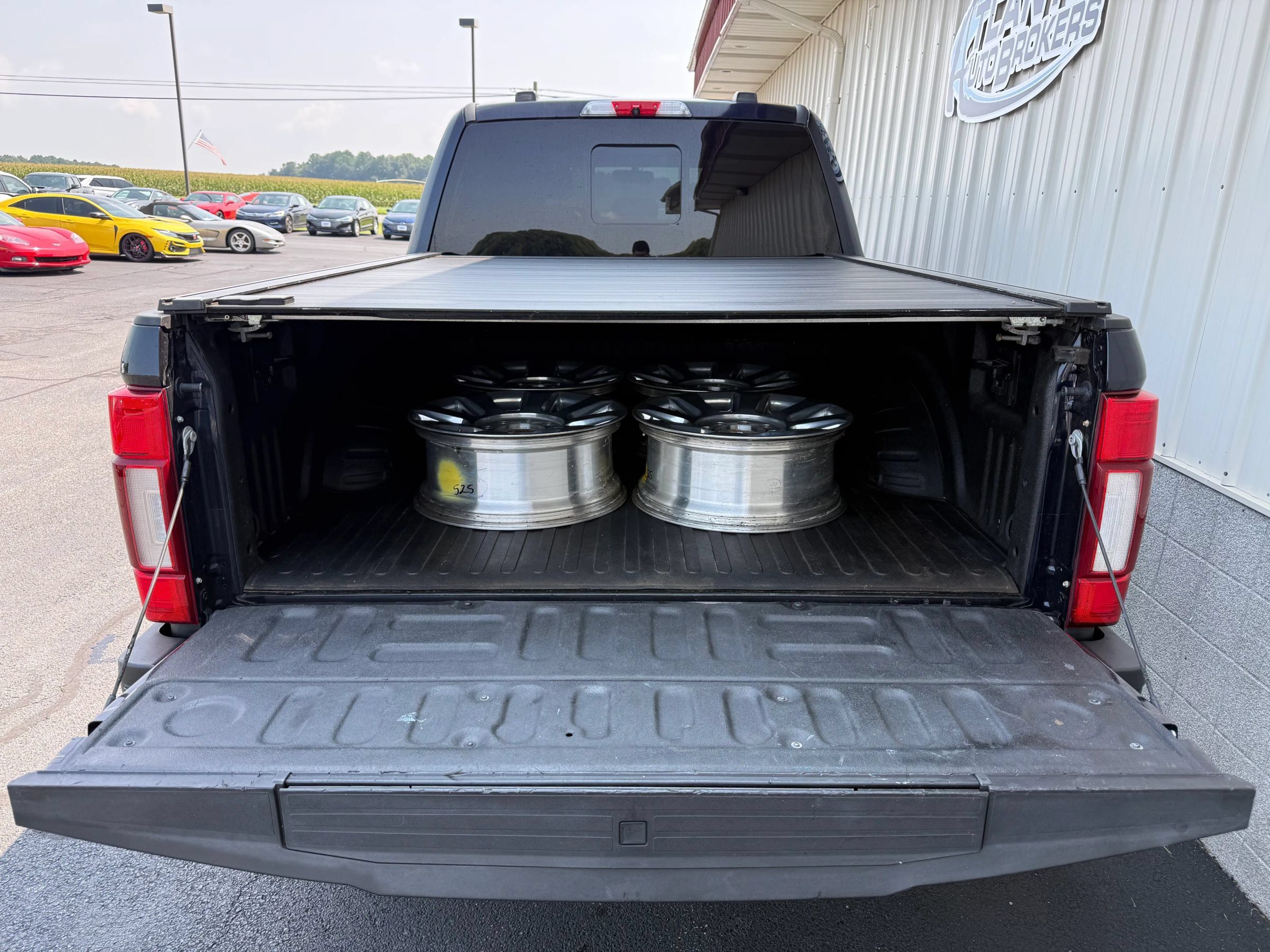 Used 2022 Ford F250 Platinum w/ FX4 Off-Road Package AWD/4WD image 6