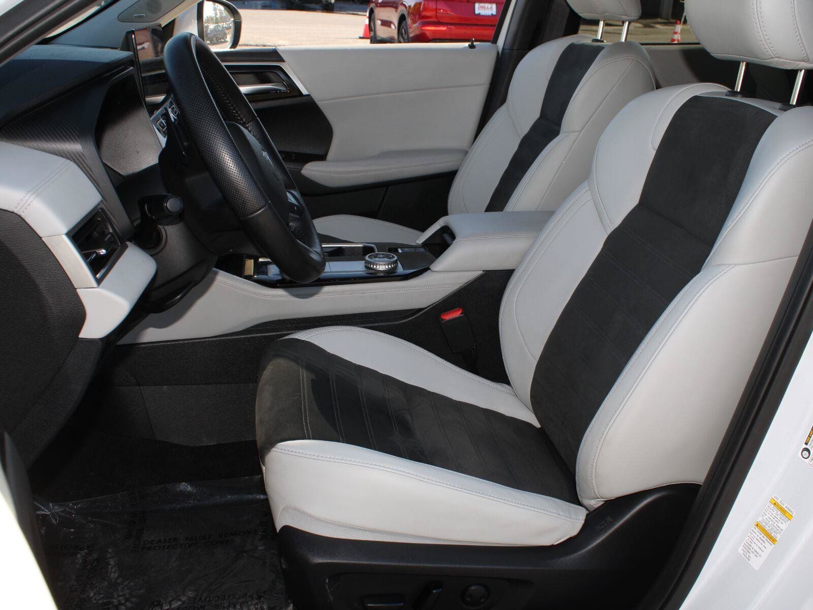 Used 2025 Mitsubishi Outlander SE AWD/4WD image 16