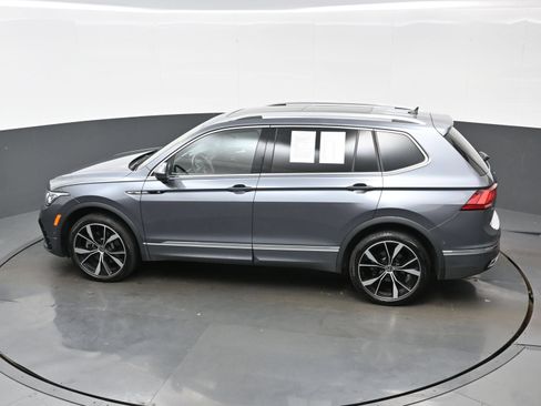 Used 2024 Volkswagen Tiguan SEL R-Line AWD/4WD image 39
