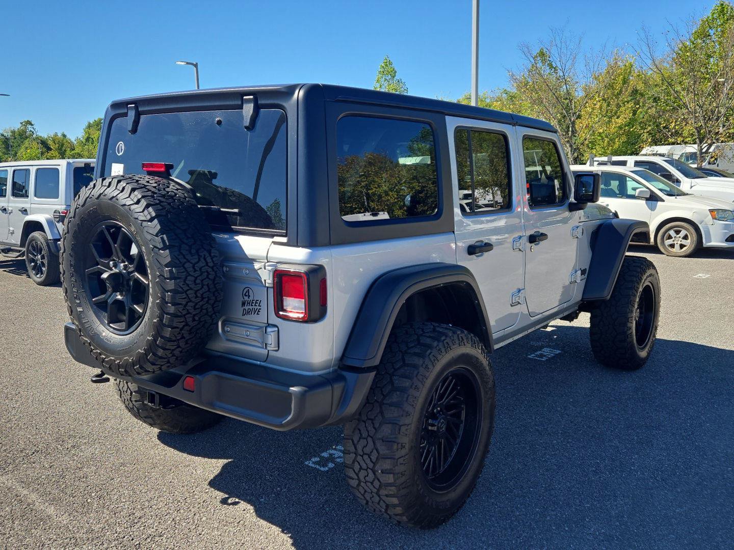 Used 2024 Jeep Wrangler Unlimited Sport AWD/4WD image 7