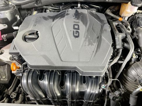 Used 2024 Kia Sportage SX image 30