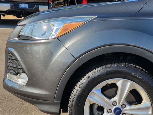 Used 2016 Ford Escape SE FWD image 7