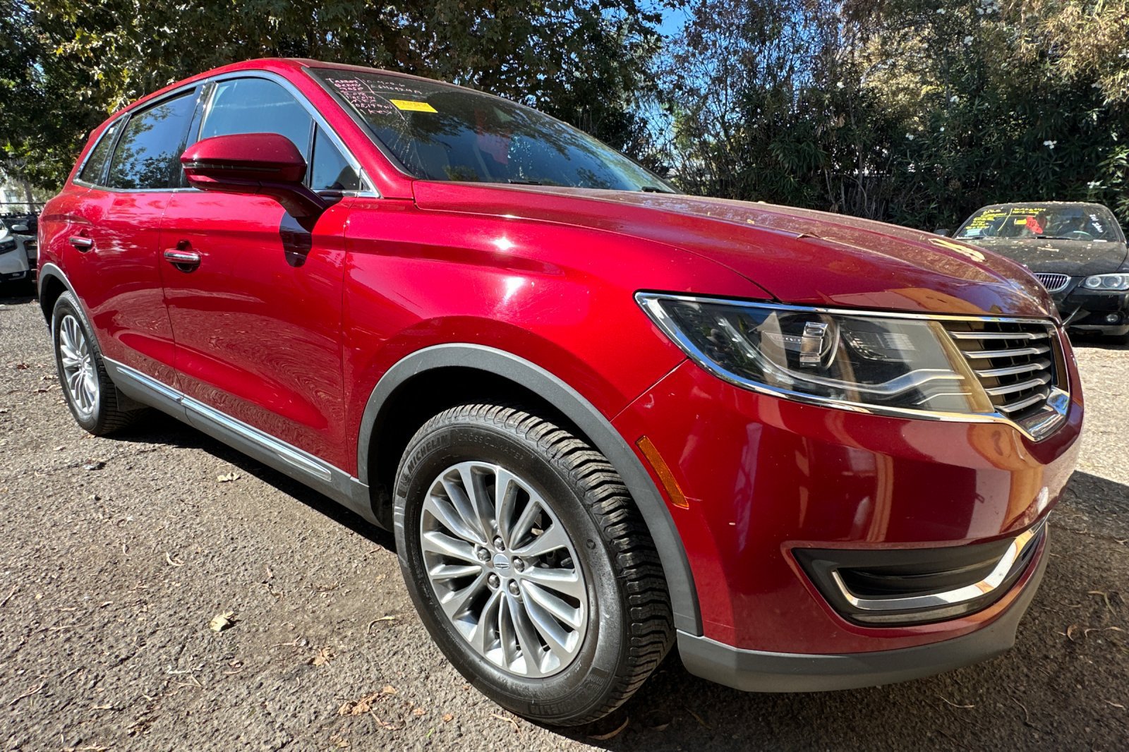Used 2018 Lincoln MKX Select w/ Select Plus Package AWD/4WD image 2