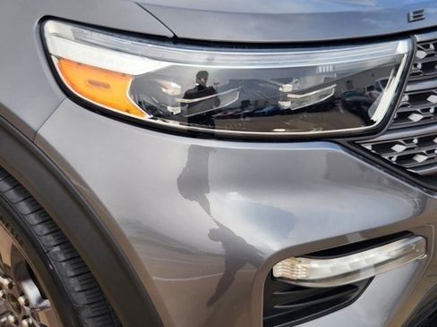 Used 2022 Ford Explorer XLT w/ Equipment Group 202A image 10