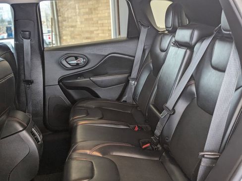 Used 2019 Jeep Cherokee Trailhawk w/ Comfort/Convenience Group image 61