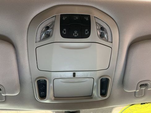 Used 2024 Chrysler Pacifica Limited w/ Trailer Tow Group FWD image 28