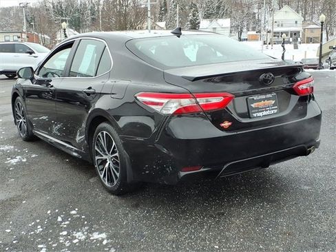 Used 2020 Toyota Camry SE image 5