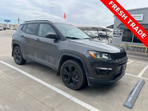 Used 2019 Jeep Compass Altitude image 2