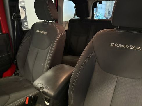 Used 2017 Jeep Wrangler Unlimited Sahara image 19