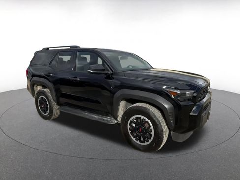 Used 2025 Toyota 4Runner SR5 image 2