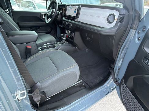 Used 2025 Jeep Wrangler Sahara w/ Safety Group image 19