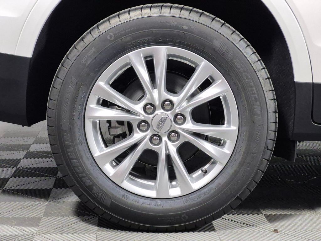 New 2026 Cadillac XT5 Luxury w/ LPO, Floor Liner Package AWD/4WD image 28