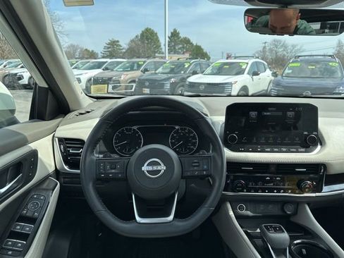 Used 2023 Nissan Rogue SL w/ SL Premium Package image 13