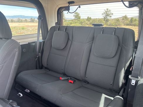 Used 2020 Jeep Wrangler Sport AWD/4WD image 12