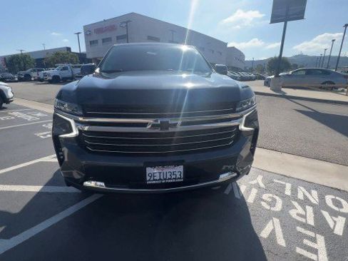 Used 2022 Chevrolet Tahoe LT w/ LT Signature Plus Package image 3