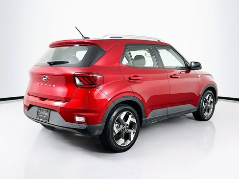Used 2024 Hyundai Venue SEL image 9