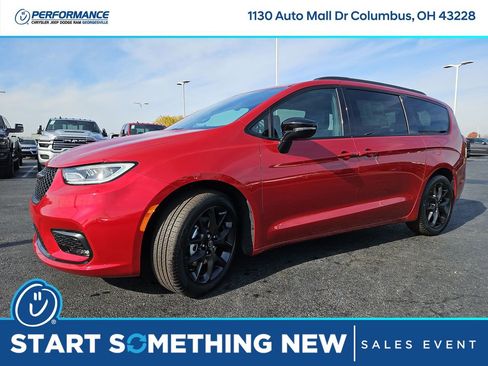 New 2026 Chrysler Pacifica Select image 3