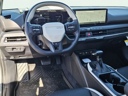New 2025 Kia K4 GT-Line image 31