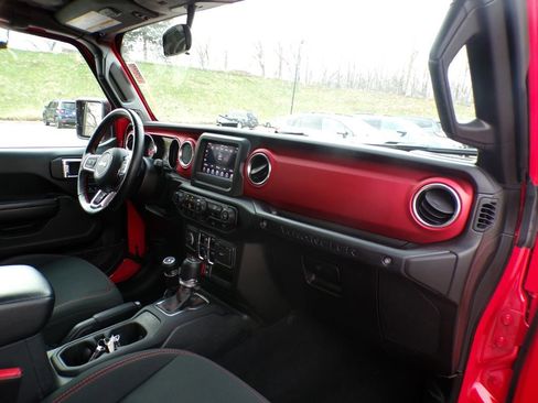 Used 2021 Jeep Wrangler Unlimited Rubicon w/ Cold Weather Group image 15