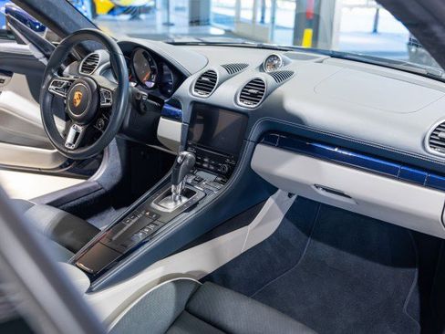 Used 2018 Porsche 718 Cayman GTS image 31