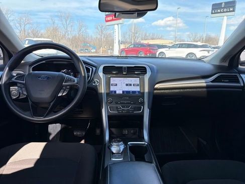 Used 2020 Ford Fusion SE image 15