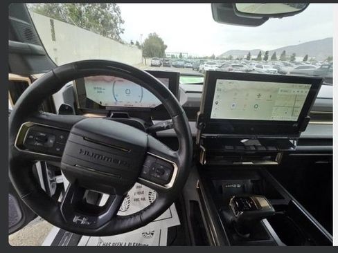 Used 2024 GMC Hummer EV 2X AWD/4WD image 9