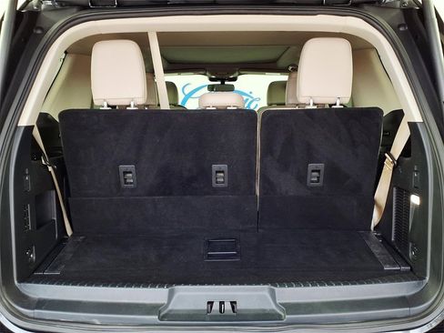 Used 2023 Ford Expedition Limited image 10