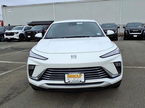 Used 2024 Buick Envista Preferred image 2