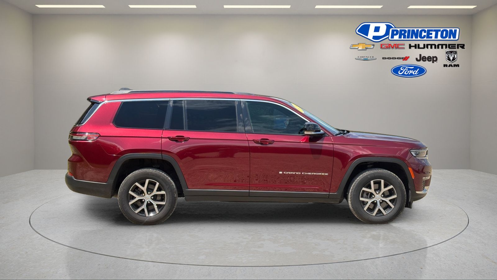 Used 2024 Jeep Grand Cherokee L Limited AWD/4WD image 8