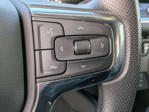 Used 2025 Chevrolet Blazer LT image 19