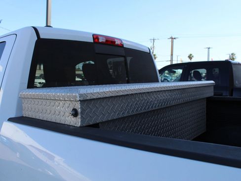 Used 2016 RAM 1500 Classic SLT AWD/4WD image 25